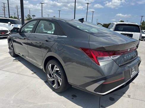 New 2025 Hyundai Elantra Limited image 7
