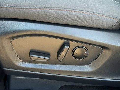 Certified 2025 Ford Explorer Active AWD/4WD image 4