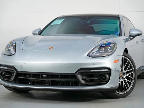 Used 2023 Porsche Panamera Platinum Edition image 3
