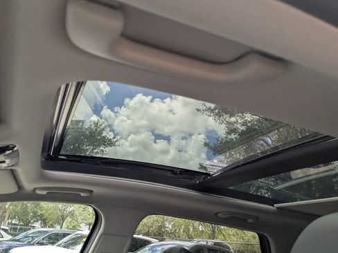 Certified 2024 Kia Sorento S w/ Panoramic Sunroof Package FWD image 21