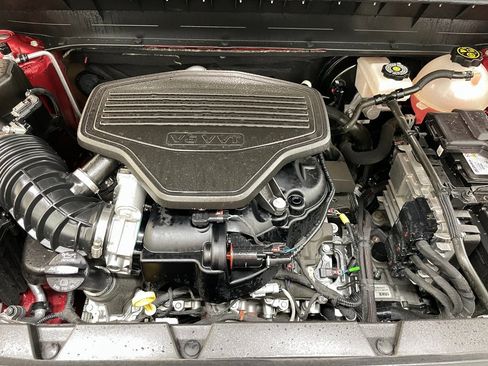 Used 2023 GMC Acadia SLT w/ Preferred Package image 49