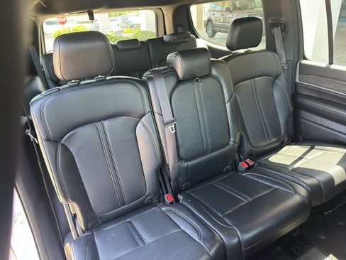 Used 2024 Jeep Wagoneer Series II w/ Flexible Seating Group RWD image 35