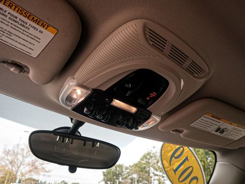 Used 2019 MINI Cooper 2-Door Hardtop image 26