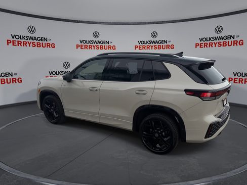 New 2026 Volkswagen Tiguan SE R-Line image 6