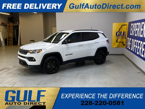 Used 2026 Jeep Compass Latitude AWD/4WD image 5