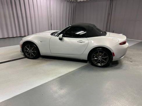 Used 2016 MAZDA MX-5 Miata Grand Touring image 4