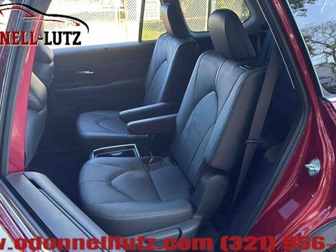 Used 2025 Toyota Grand Highlander AWD image 15
