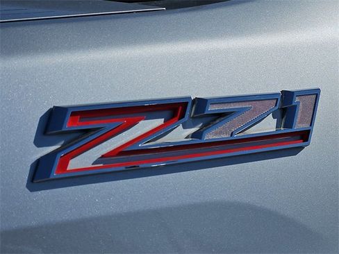 Used 2023 Chevrolet Silverado 2500 LT w/ Convenience Package image 9