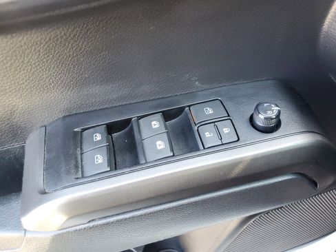 Used 2022 Toyota Tacoma TRD Sport image 30