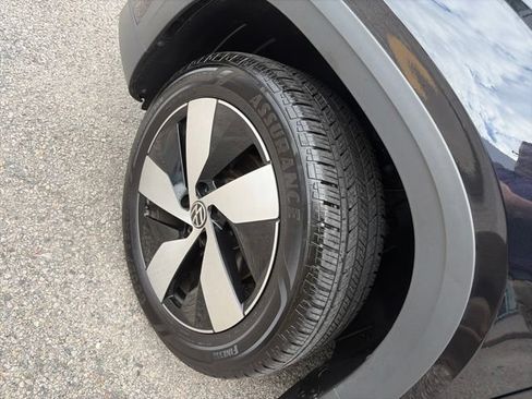 Certified 2025 Volkswagen Taos S AWD/4WD image 13