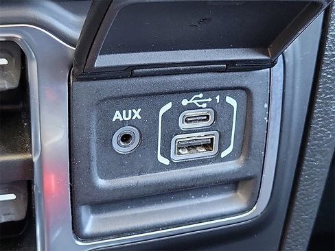 Used 2022 Jeep Gladiator Overland w/ Trailer Tow Package image 13