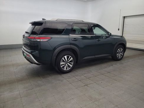 Used 2022 Nissan Pathfinder SL AWD/4WD image 10