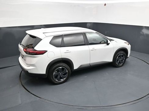 Used 2024 Nissan Rogue SV FWD image 45