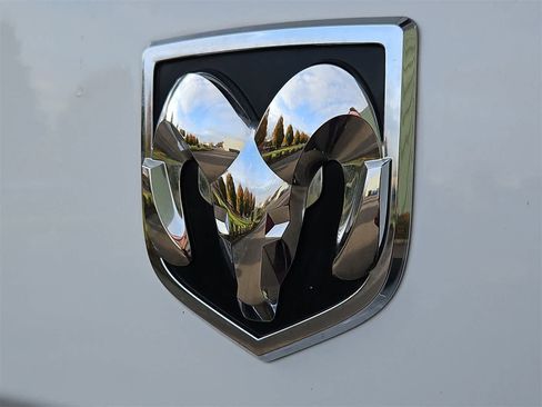 Used 2018 RAM 2500 SLT image 11