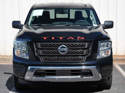 Used 2021 Nissan Titan SV w/ SV Convenience Package RWD image 41