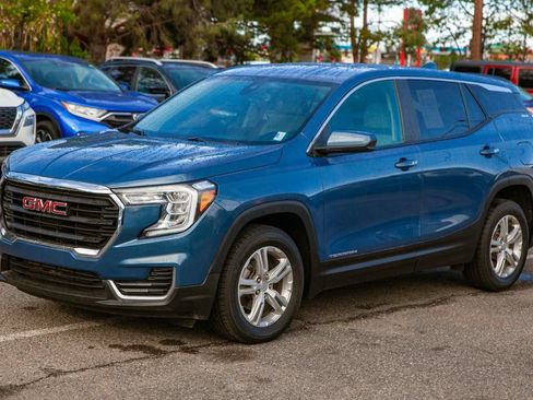 Used 2024 GMC Terrain SLE AWD/4WD image 9