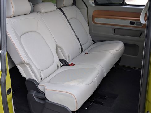 Used 2025 Volkswagen ID. Buzz Pro S Plus RWD image 22