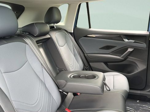 New 2026 Volkswagen Tiguan SE AWD/4WD image 35