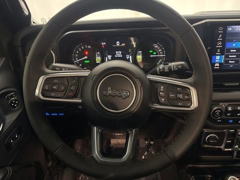 Used 2024 Jeep Wrangler Unlimited Sahara w/ Safety Group image 12