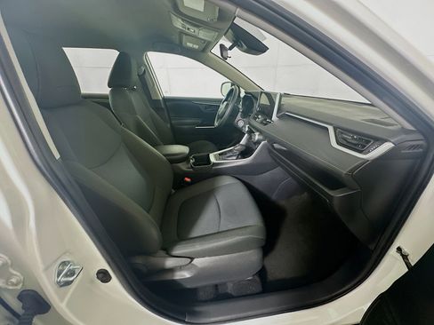 Used 2024 Toyota RAV4 LE image 31