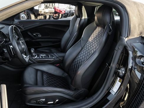 Used 2018 Audi R8 V10 plus image 32