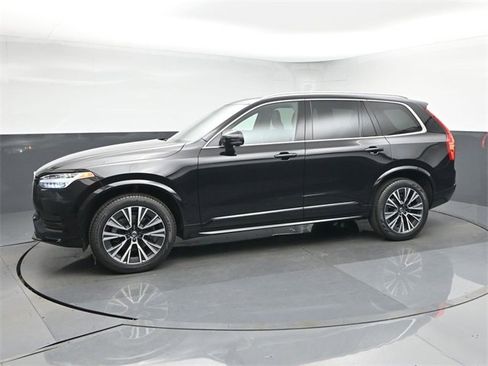 Used 2022 Volvo XC90 T6 Momentum image 4