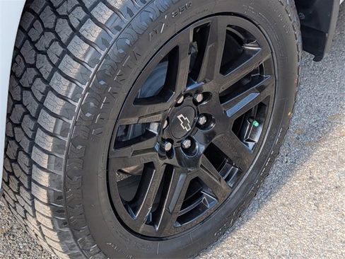 Used 2024 Chevrolet Silverado 1500 Custom w/ LPO, Dark Essentials Package image 7