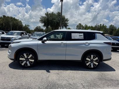 New 2025 Mitsubishi Outlander SE