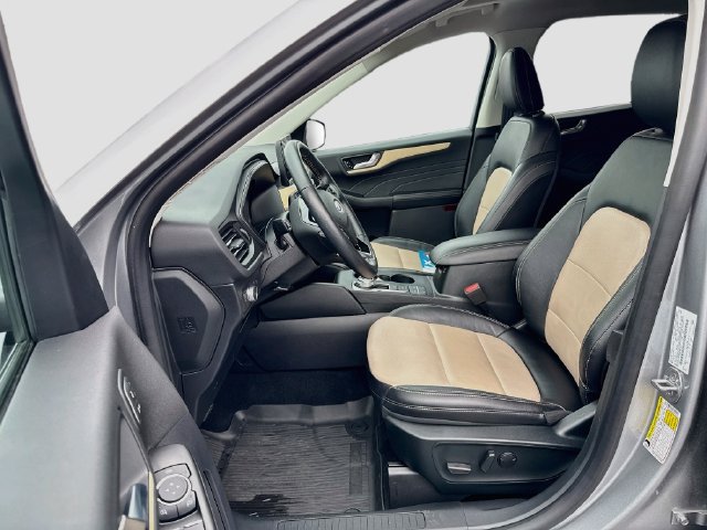 Certified 2022 Ford Escape Titanium w/ Titanium Elite Package AWD/4WD image 25