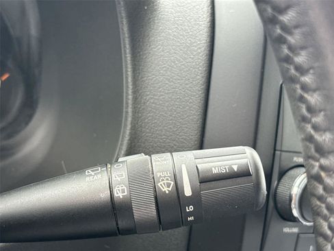 Used 2016 Jeep Patriot Latitude AWD/4WD image 25