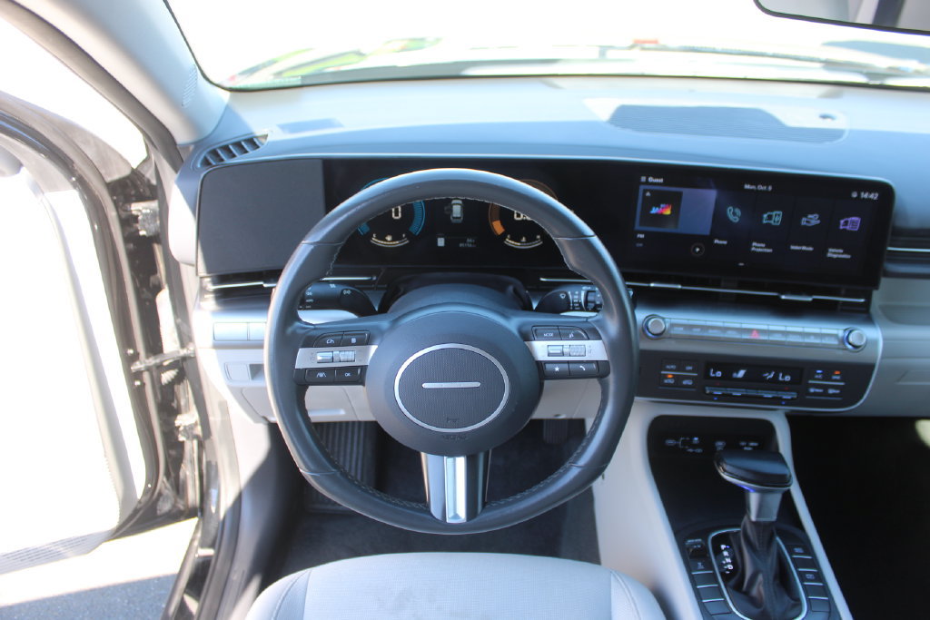 Used 2025 Hyundai Kona SEL AWD/4WD image 17