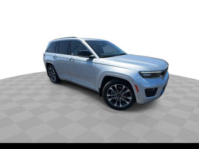 Used 2022 Jeep Grand Cherokee Overland w/ Advanced Protech Group III AWD/4WD image 2