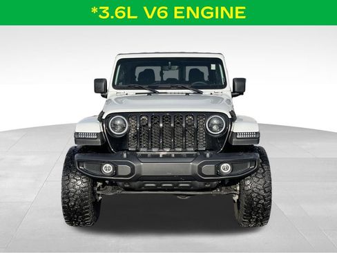 Used 2023 Jeep Gladiator Sport image 3