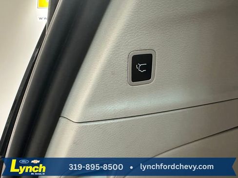 Used 2020 Chrysler Pacifica Limited FWD image 22