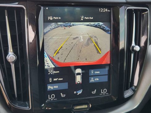 Used 2018 Volvo XC60 T6 Momentum w/ Advanced Package image 20