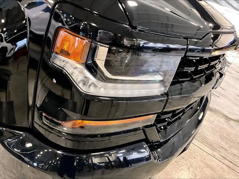 Used 2018 Chevrolet Silverado 1500 LT image 34
