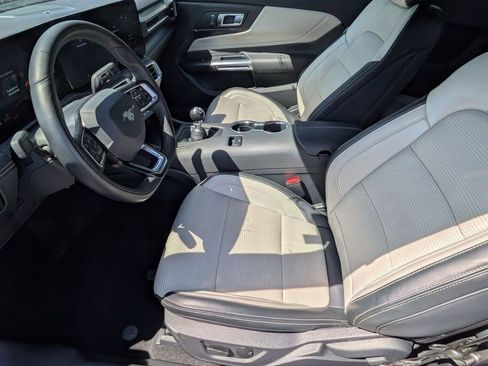 Used 2025 Ford Mustang GT Premium RWD image 11