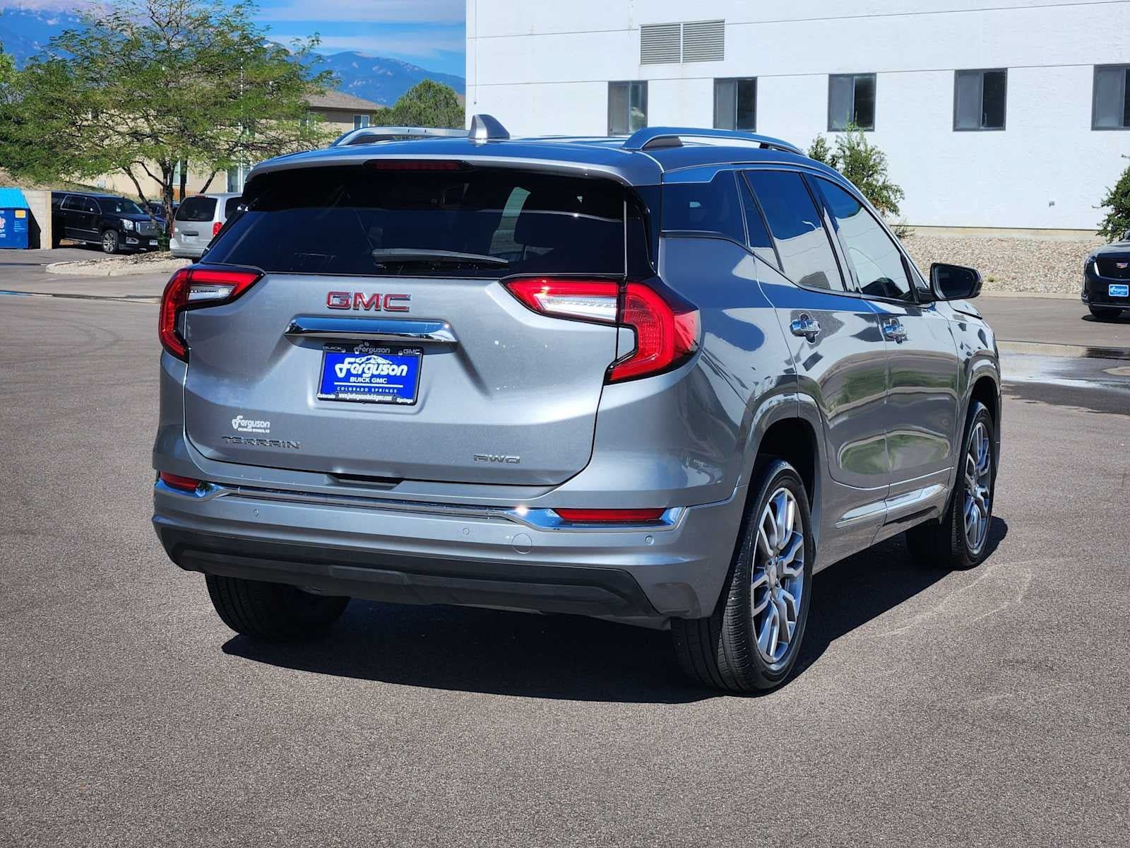 Used 2024 GMC Terrain Denali AWD/4WD image 3