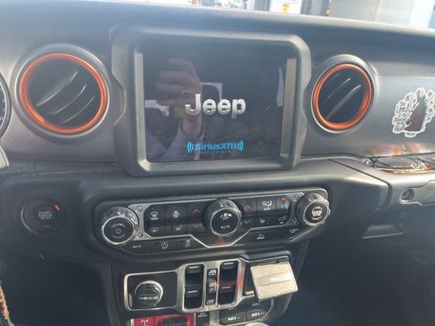 Used 2020 Jeep Gladiator Mojave image 13