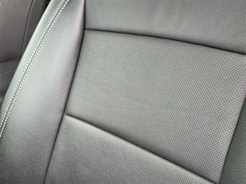 Used 2024 GMC Terrain SLT image 16