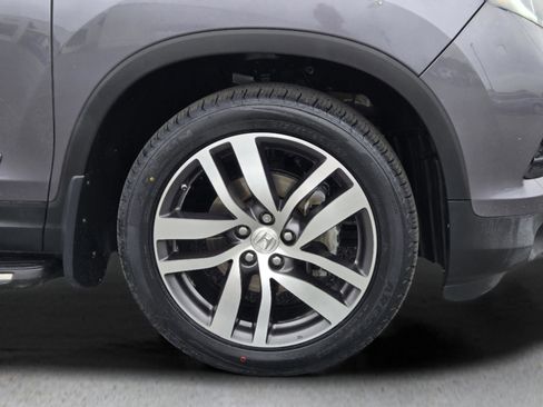 Used 2016 Honda Pilot Touring image 3