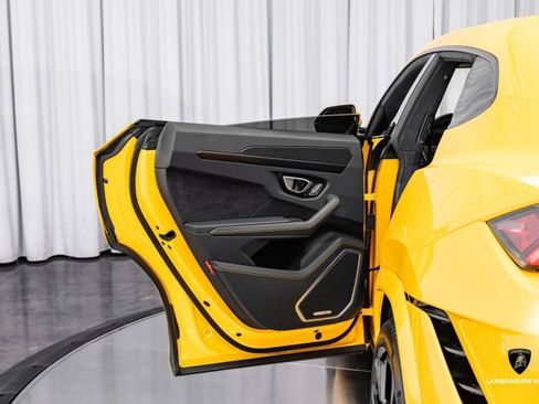 Used 2023 Lamborghini Urus S image 47