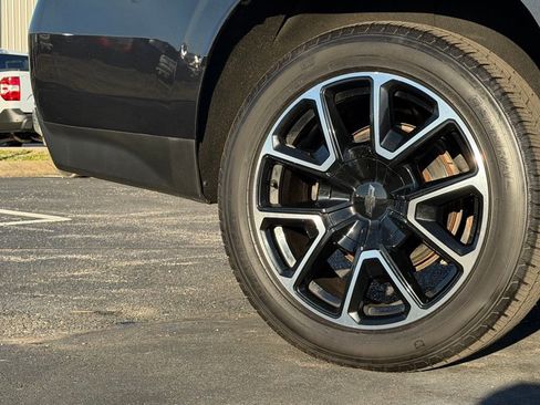 Used 2022 Chevrolet Tahoe RST w/ Luxury Package image 49