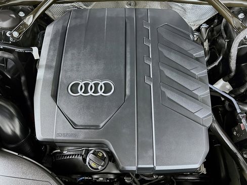 Used 2023 Audi Q5 2.0T Premium w/ Convenience Package image 13