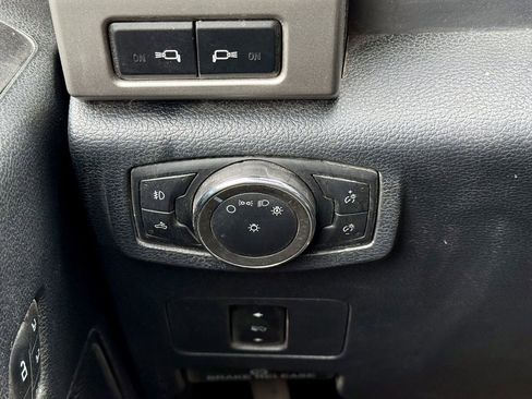 Certified 2022 Ford F350 Lariat w/ Chrome Package image 20