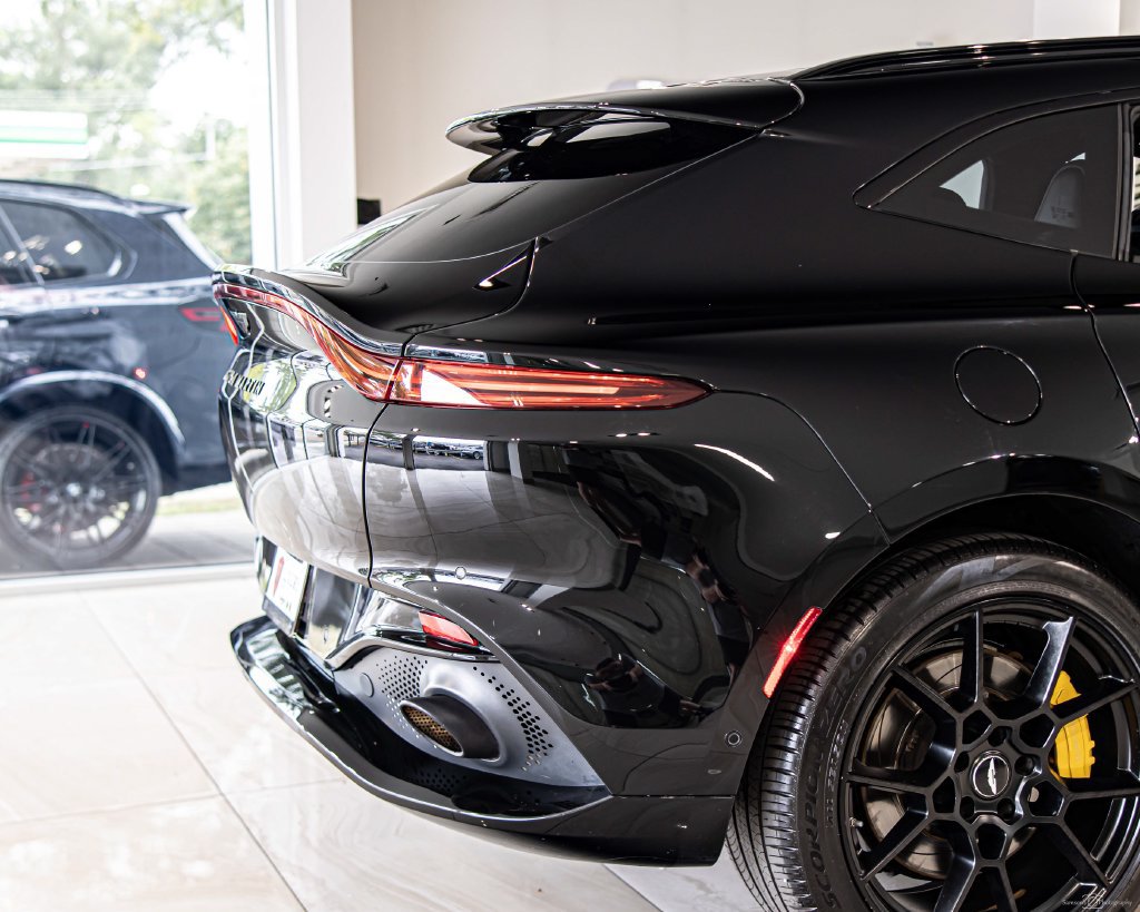 Used 2021 Aston Martin DBX AWD/4WD image 12