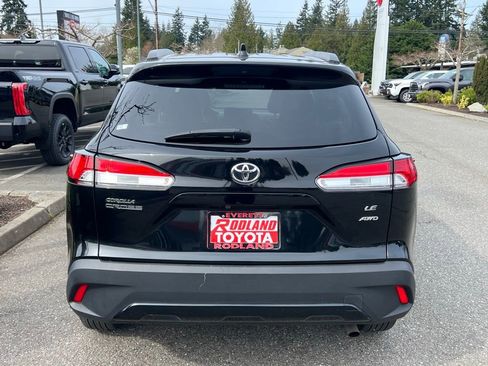 Certified 2023 Toyota Corolla Cross LE image 7