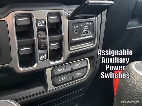 Used 2021 Jeep Wrangler Unlimited Sahara image 34