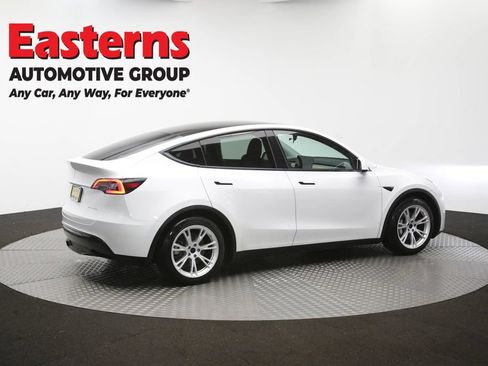 Used 2021 Tesla Model Y Long Range AWD/4WD image 38