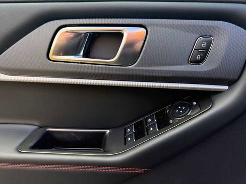 New 2026 Ford Explorer ST-Line w/ ST-Line Street Pack image 15